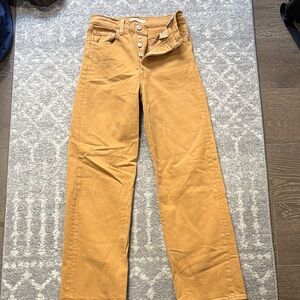 Mustard Ribcage Straight Levi’s